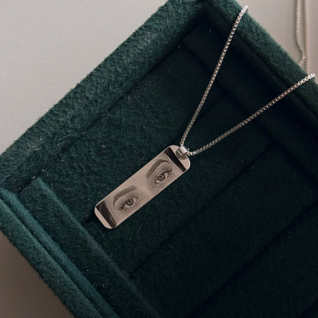 Personalized Eye Sketch Engraving Necklace - Silver Colour