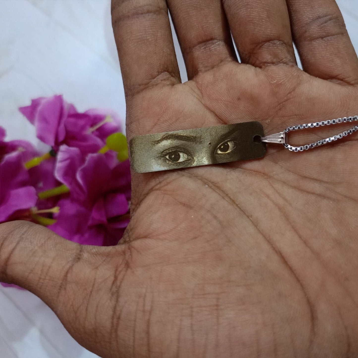 Personalized Eye Sketch Engraving Necklace - Silver Colour